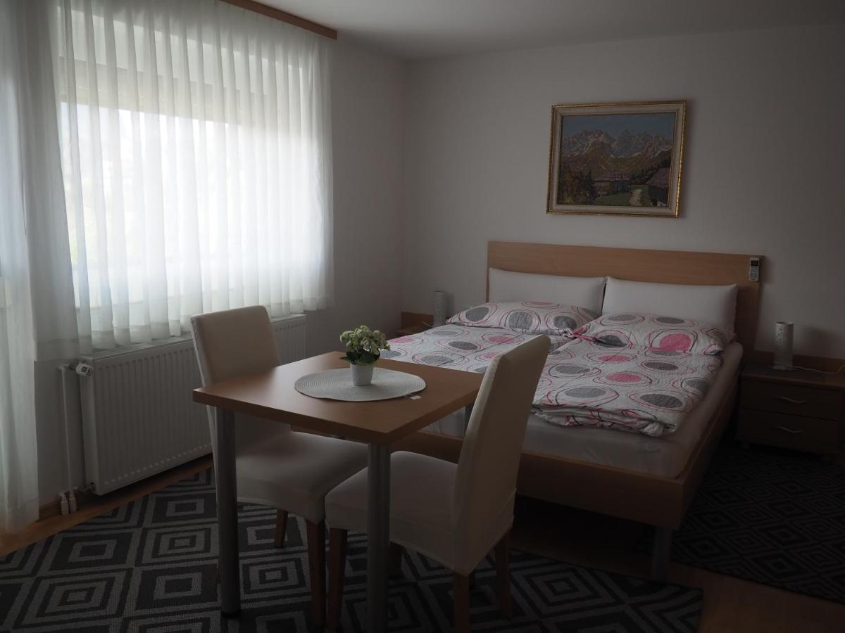 Rooms-Apartments Stojanovic Блед Екстериор снимка